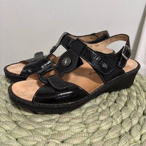 Finn Comfort Adana Black Patent Leather Fancy Support Comfort Sandals